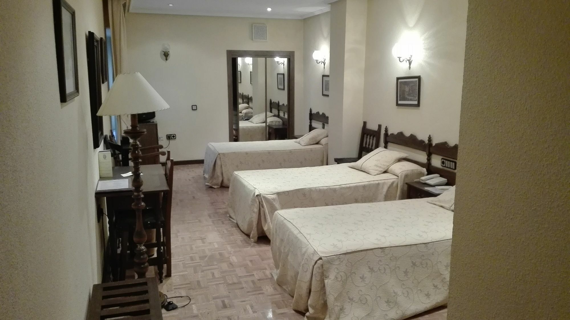 Hotel Castellano Centro Salamanka Zewnętrze zdjęcie